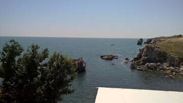 Фото номера Двухместный номер с 1 кроватью и балконом, вид на море Отель Hotel Tyulenovo г. Тюленово 21